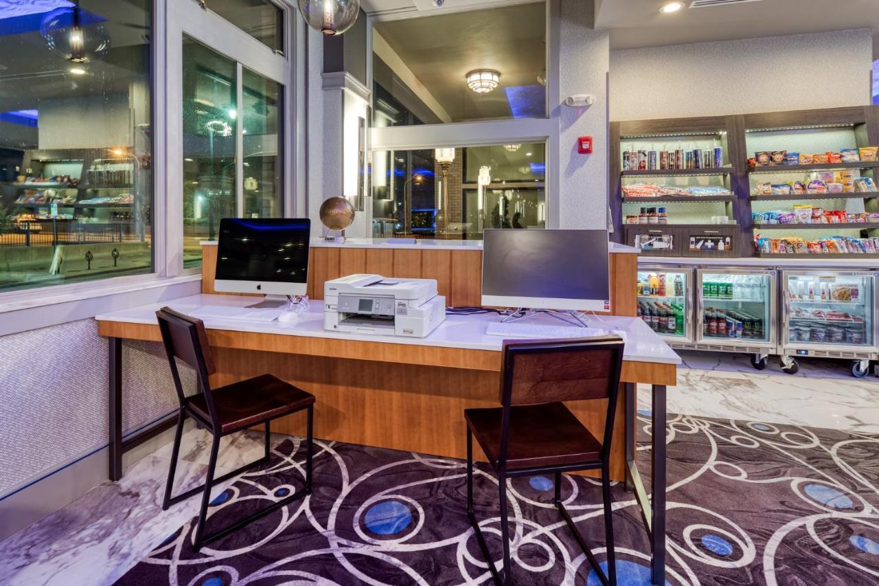 Holiday Inn Express - Kansas City Downtown By Ihg Экстерьер фото